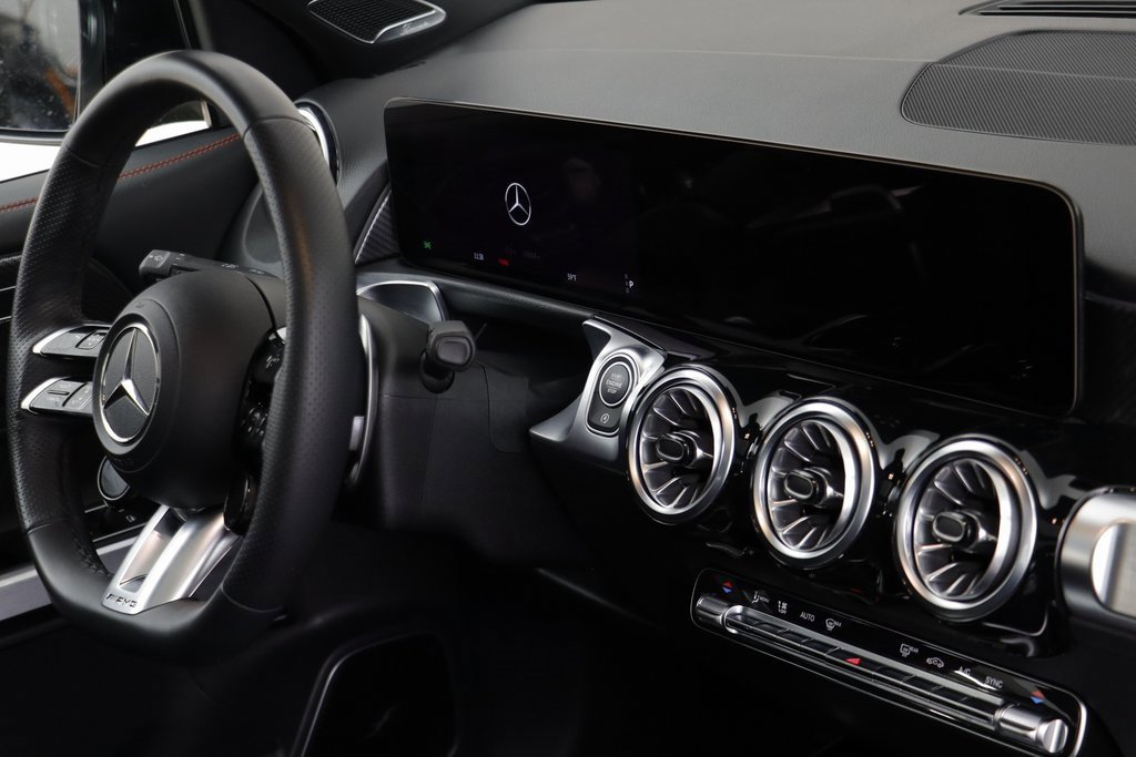 Used 2025 Mercedes-Benz GLB 35 AMG 4MATIC image 21