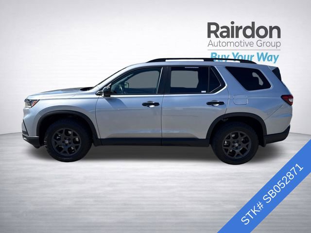Used 2025 Honda Pilot TrailSport image 4