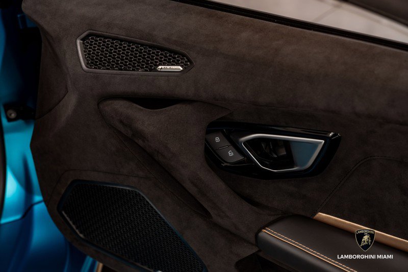 Used 2024 Lamborghini Huracan Tecnica image 39