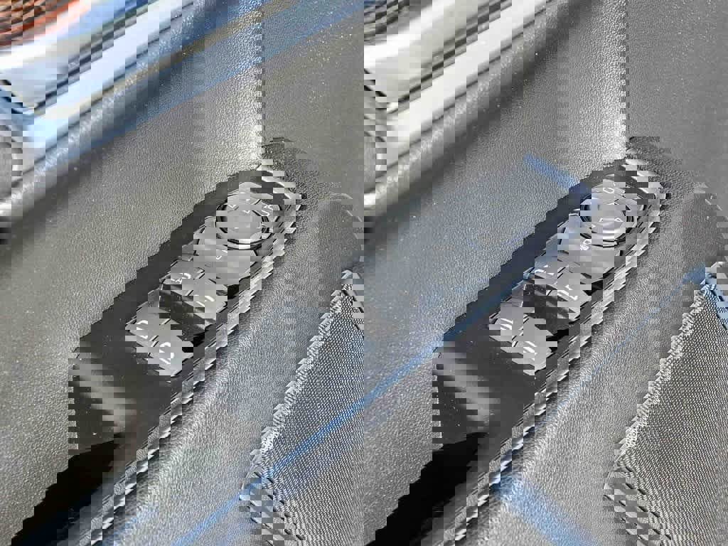 Used 2022 GMC Sierra 1500 Elevation image 29