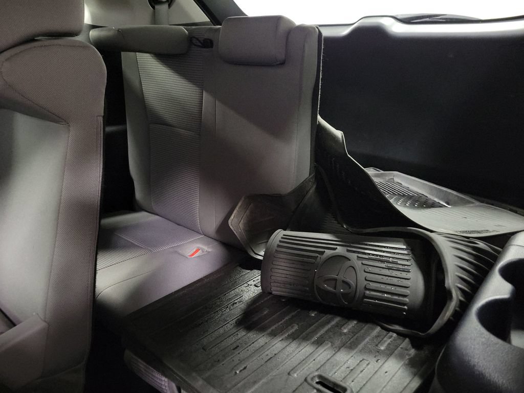 Used 2022 Toyota Highlander LE AWD/4WD image 21