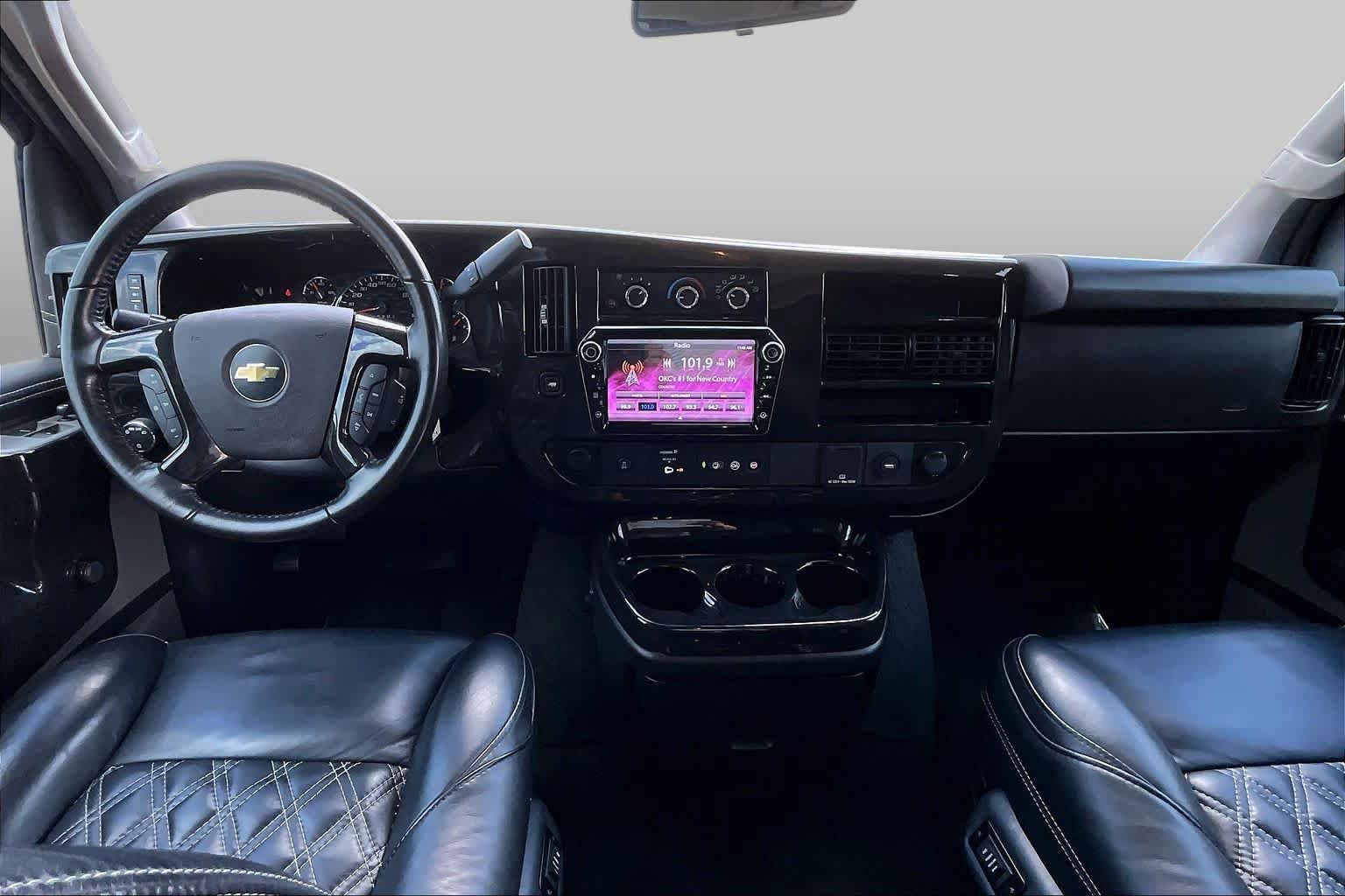 Used 2022 Chevrolet Express 2500 w/ Enhanced Convenience Package RWD image 14