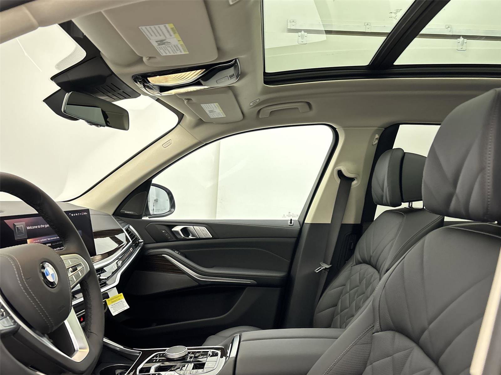 New 2026 BMW X7 xDrive40i w/ Premium Package image 24
