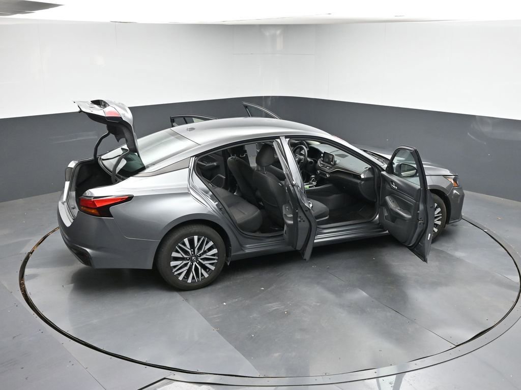 Used 2024 Nissan Altima 2.5 SV image 45