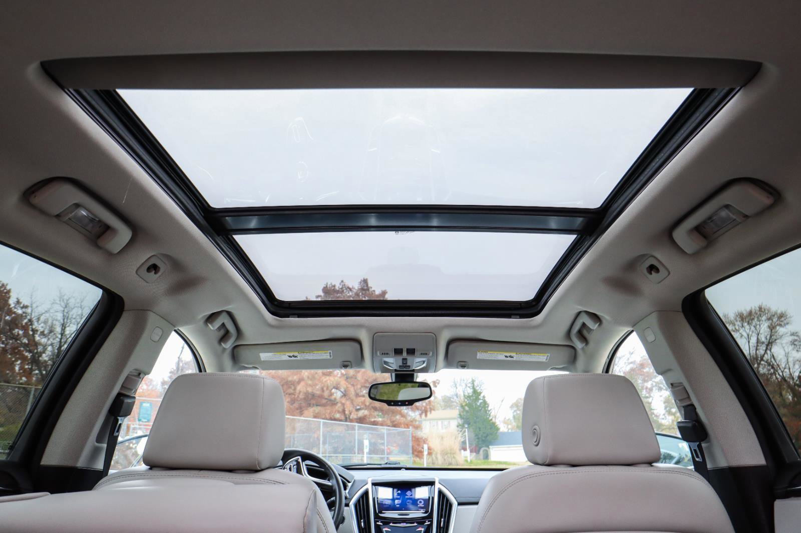 Used 2015 Cadillac SRX Luxury image 5