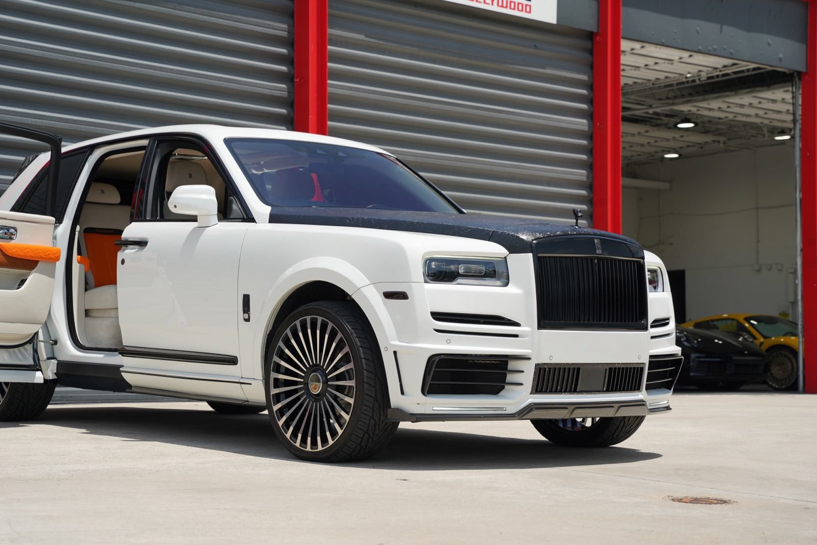 Used 2019 Rolls-Royce Cullinan AWD/4WD image 14