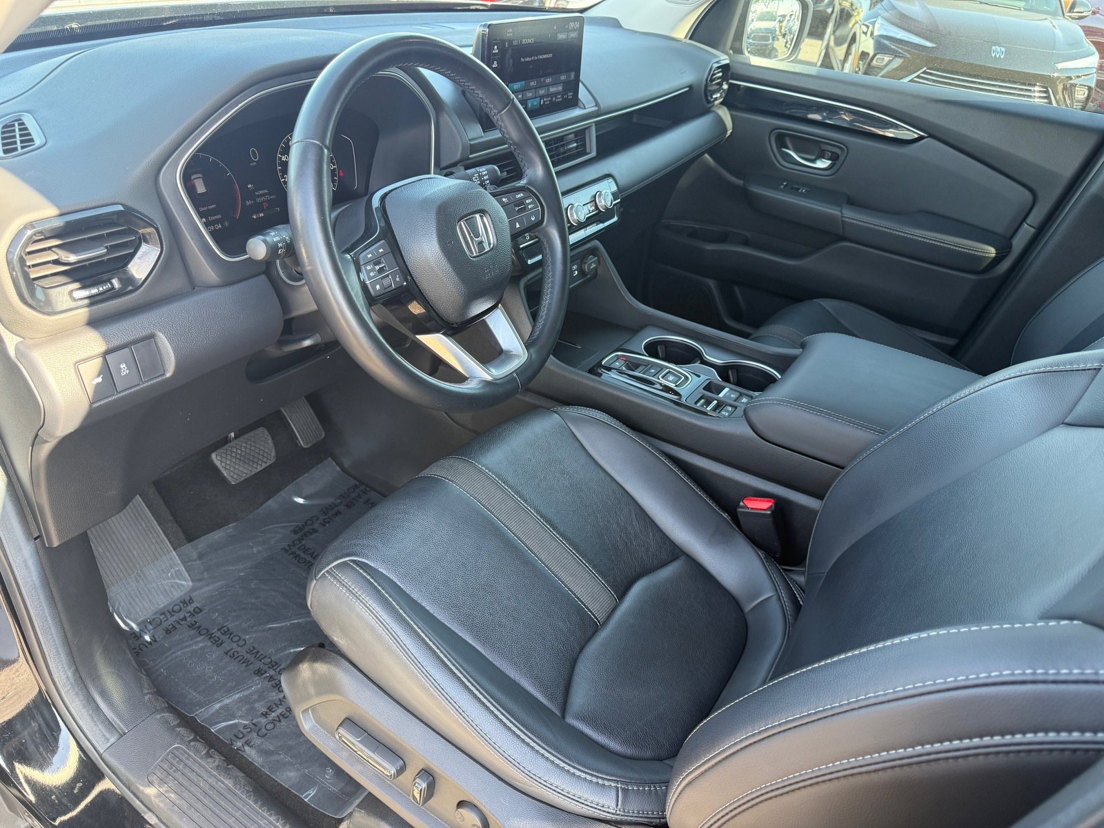 Used 2025 Honda Pilot Touring image 12