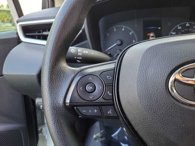 Used 2025 Toyota Corolla LE FWD image 17