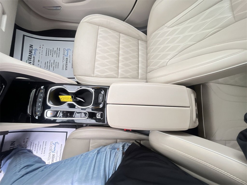 Used 2023 Buick Envision Avenir image 21