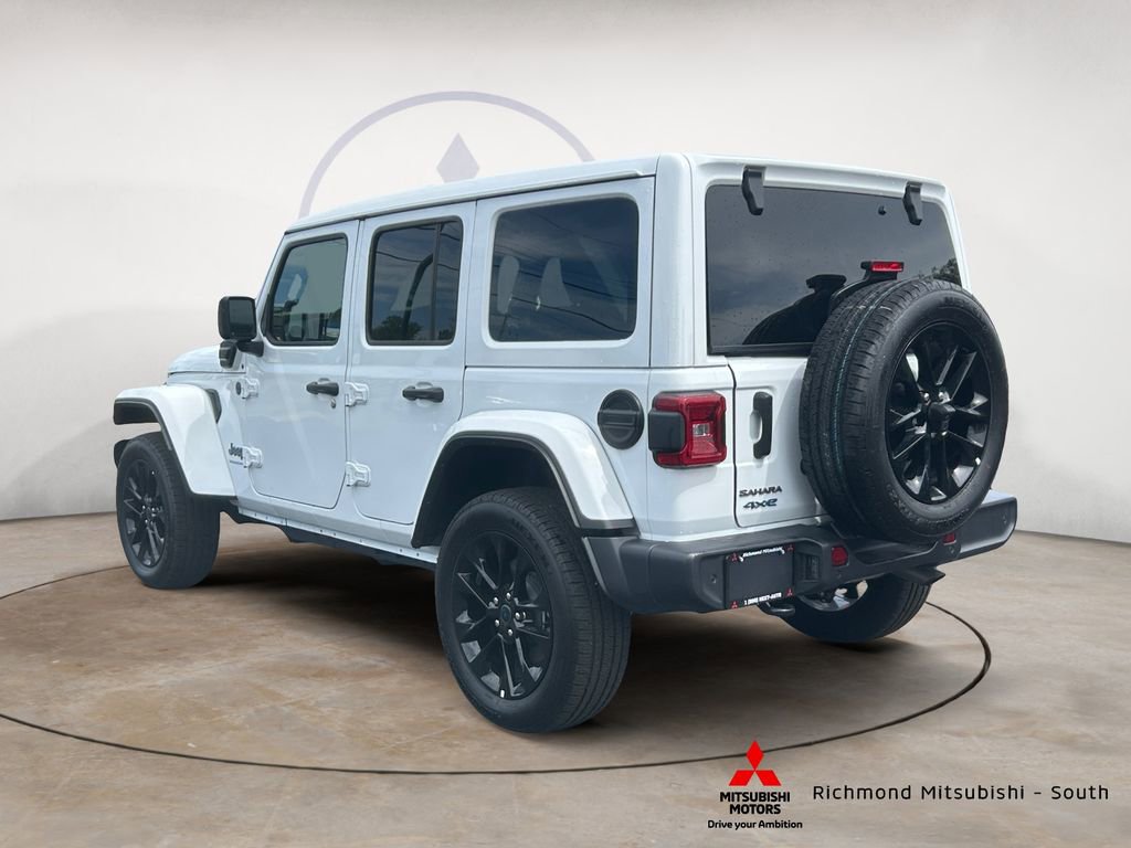 Used 2025 Jeep Wrangler Unlimited Sahara w/ Safety Group AWD/4WD image 5