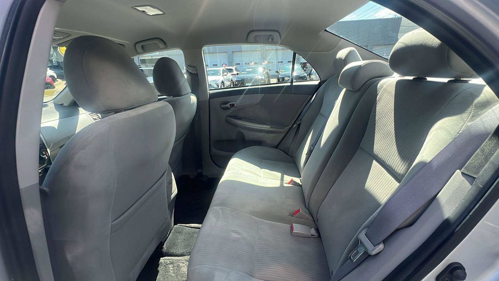 Used 2010 Toyota Corolla LE FWD image 24