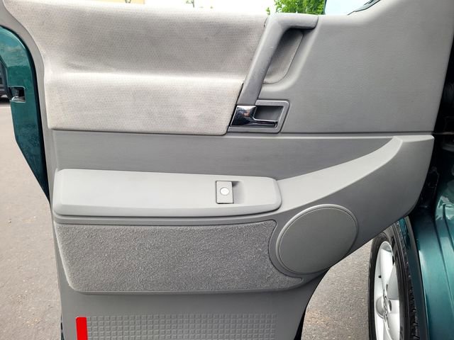 Used 2003 Volkswagen Eurovan MV FWD image 19