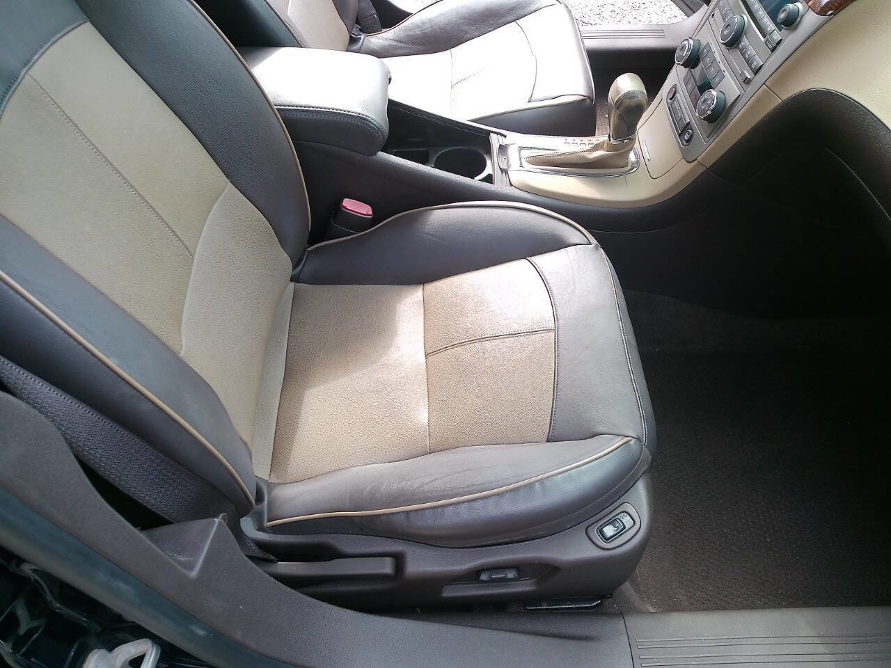 Used 2009 Chevrolet Malibu LTZ w/ Rear Power Package image 20