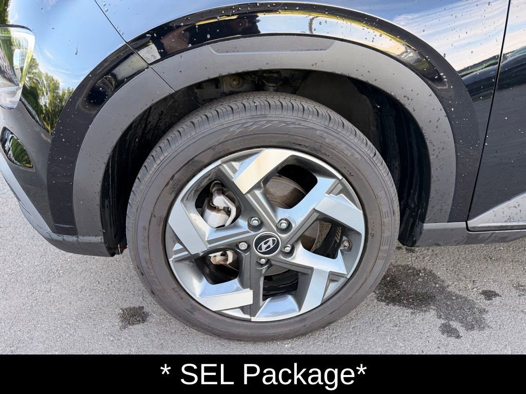 Used 2023 Hyundai Venue SEL w/ Cargo Package FWD image 9