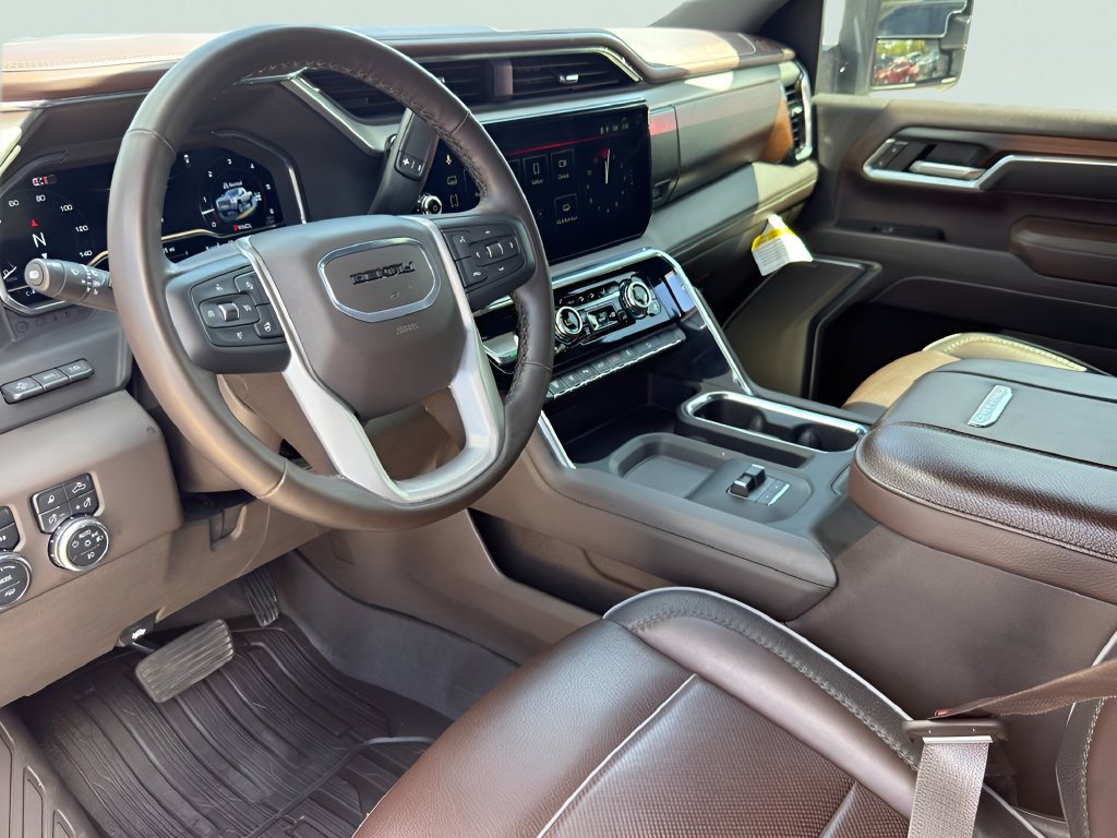 Used 2025 GMC Sierra 2500 Denali w/ Denali Reserve Package AWD/4WD image 9