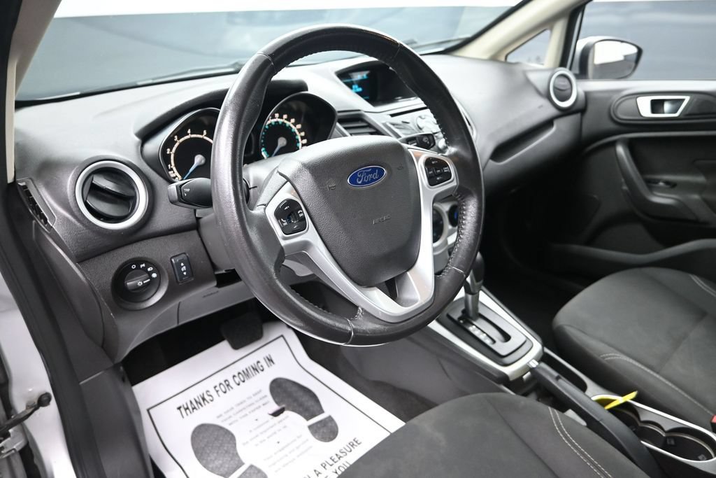 Used 2016 Ford Fiesta SE w/ Cold Weather Package FWD image 13