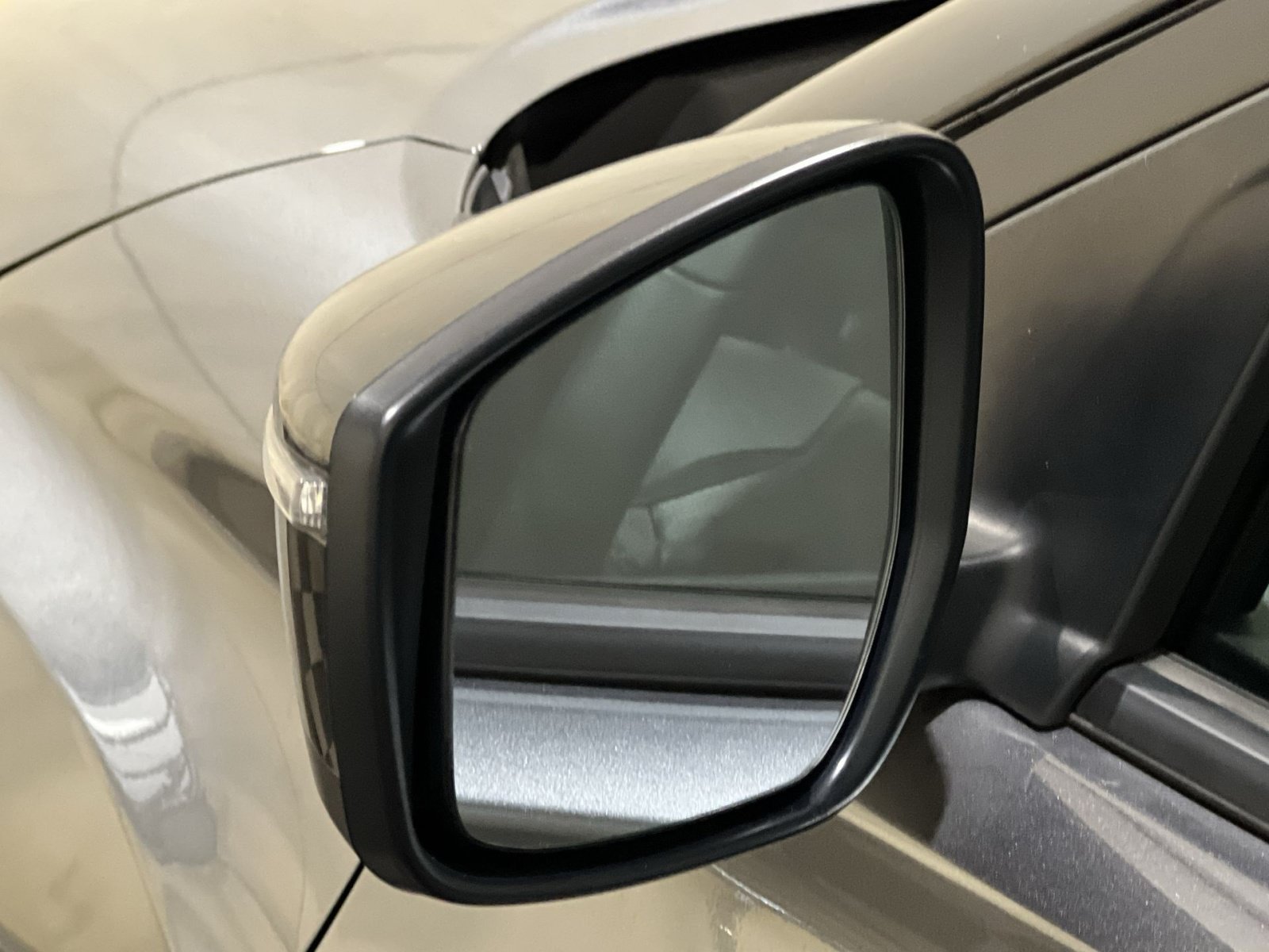 Used 2023 Nissan Kicks SR FWD image 15