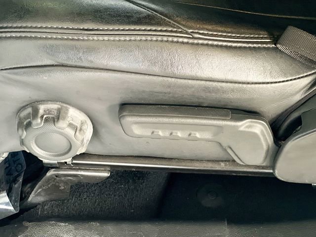 Used 2018 Jeep Wrangler Unlimited Sahara image 12