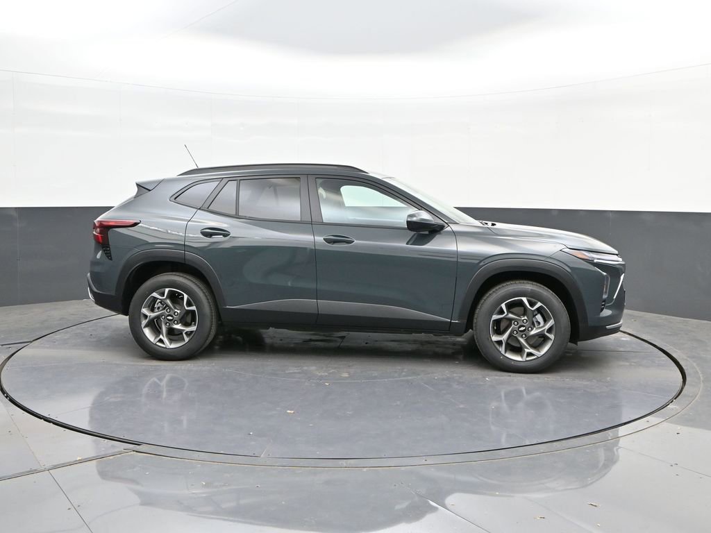 Used 2025 Chevrolet Trax LT image 24