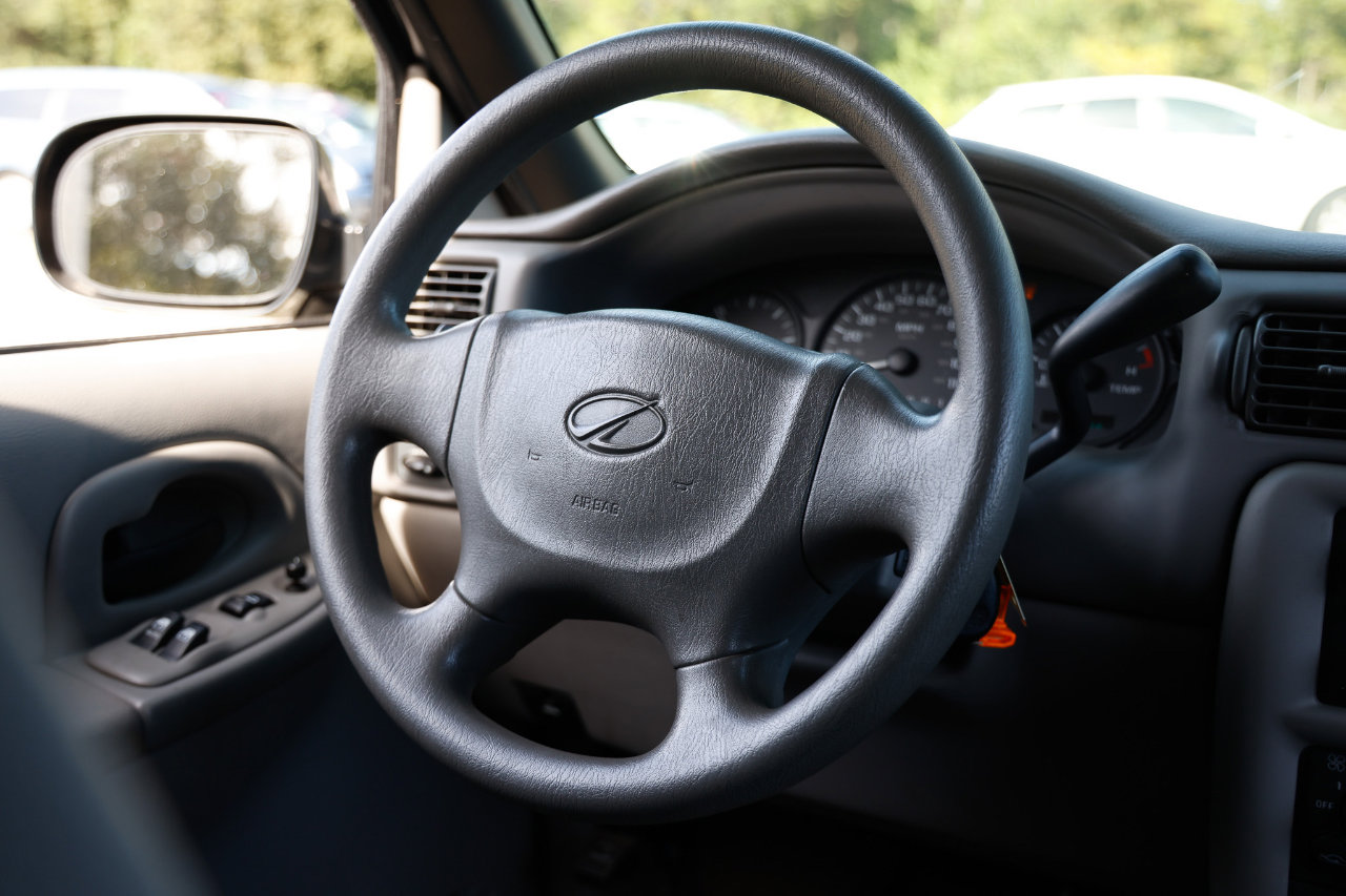 Used 2004 Oldsmobile Silhouette GL image 24