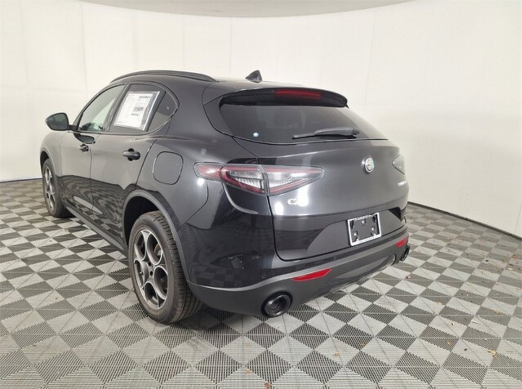 New 2025 Alfa Romeo Stelvio Sprint w/ Convenience Package image 9