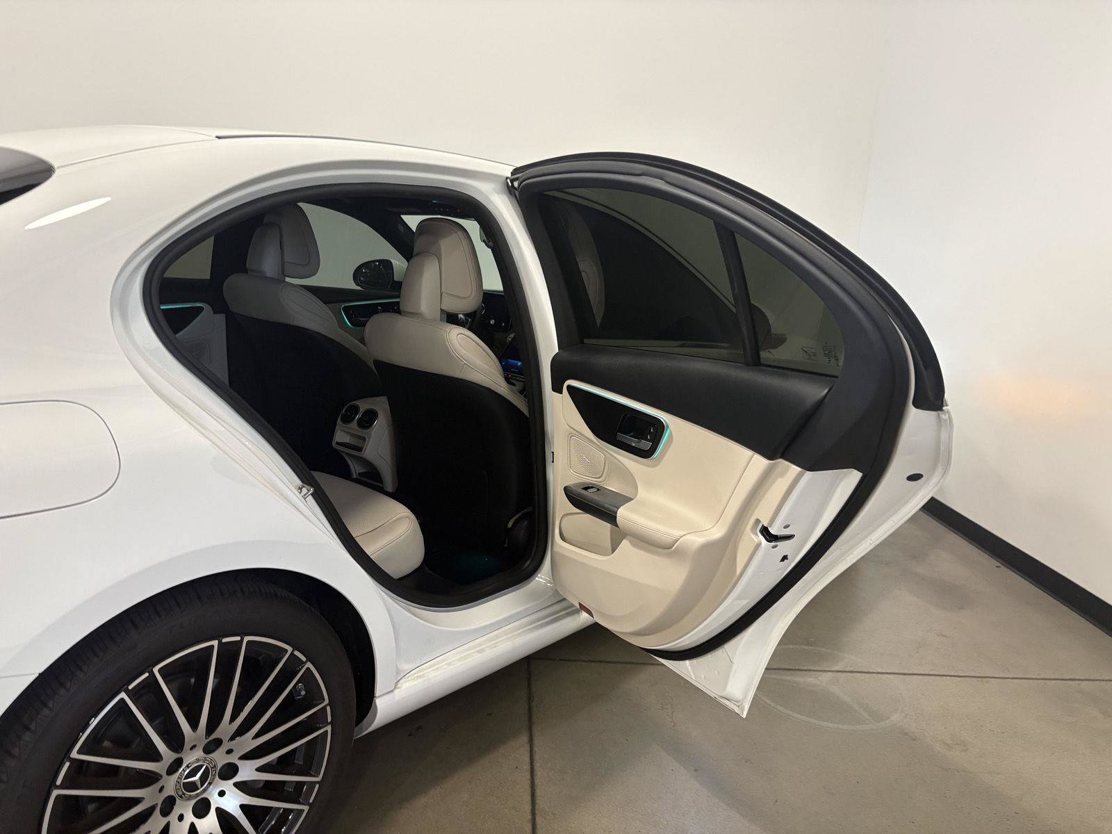 Used 2024 Mercedes-Benz C 300 4MATIC Sedan image 37
