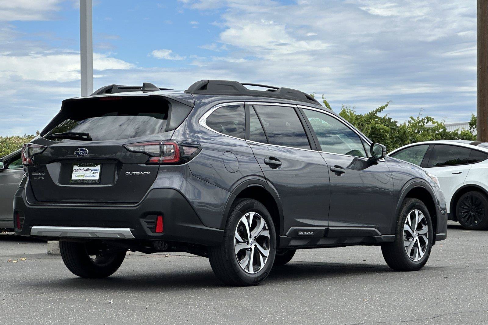 Used 2022 Subaru Outback Limited AWD/4WD image 4