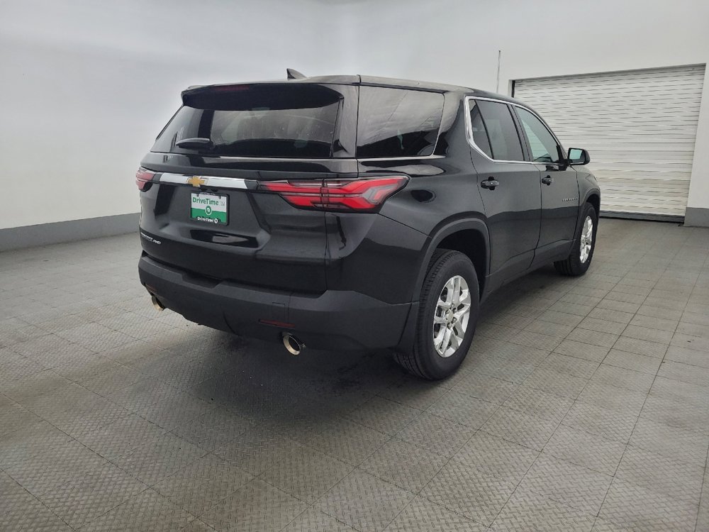 Used 2022 Chevrolet Traverse LS image 9