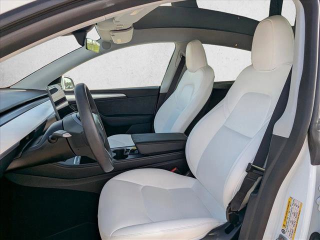 Used 2025 Tesla Model Y Long Range image 12