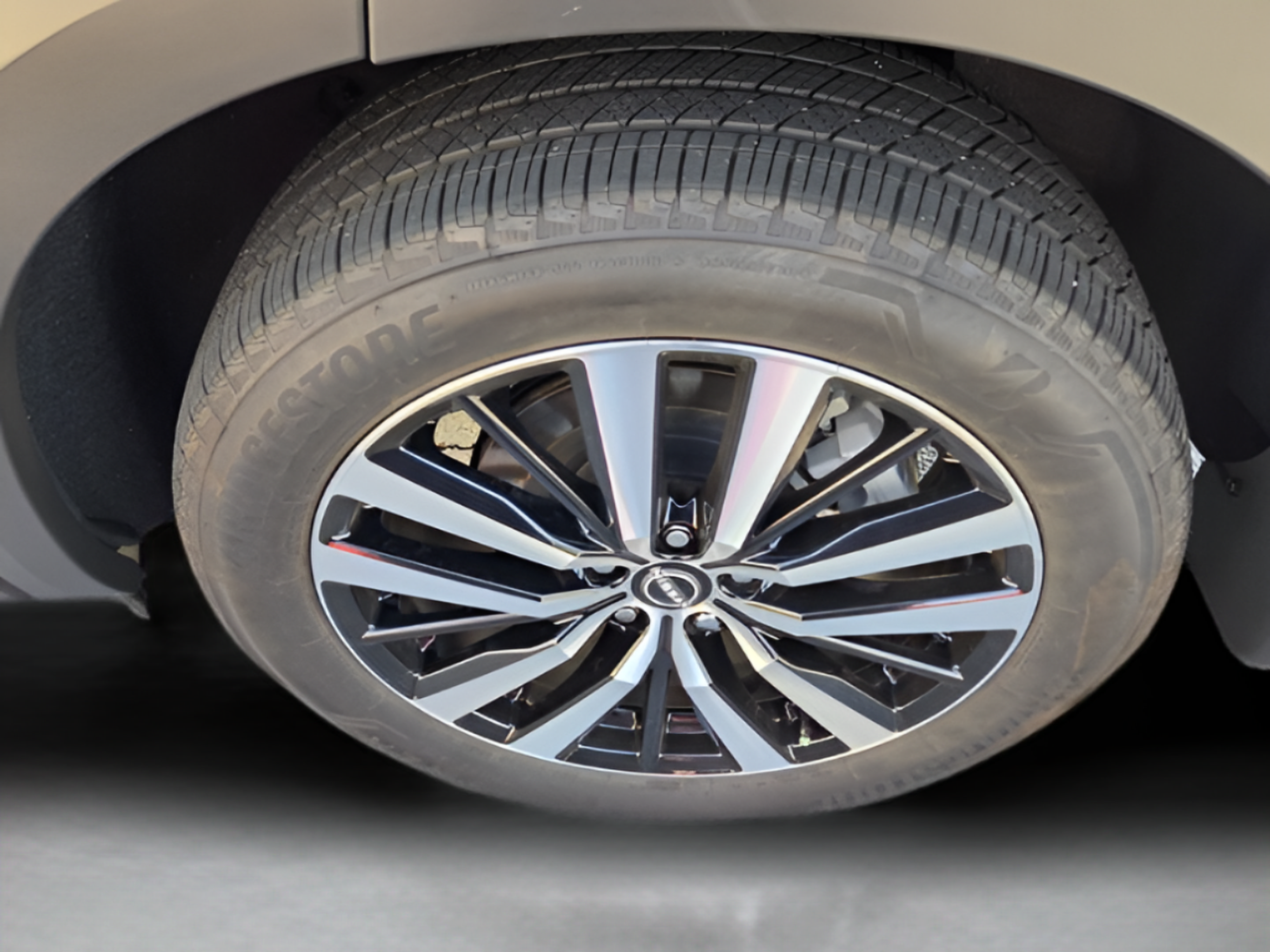 Used 2024 Nissan Pathfinder Platinum FWD image 28