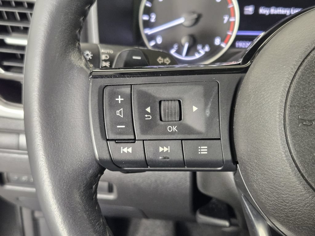 Used 2023 Nissan Rogue SL FWD image 30