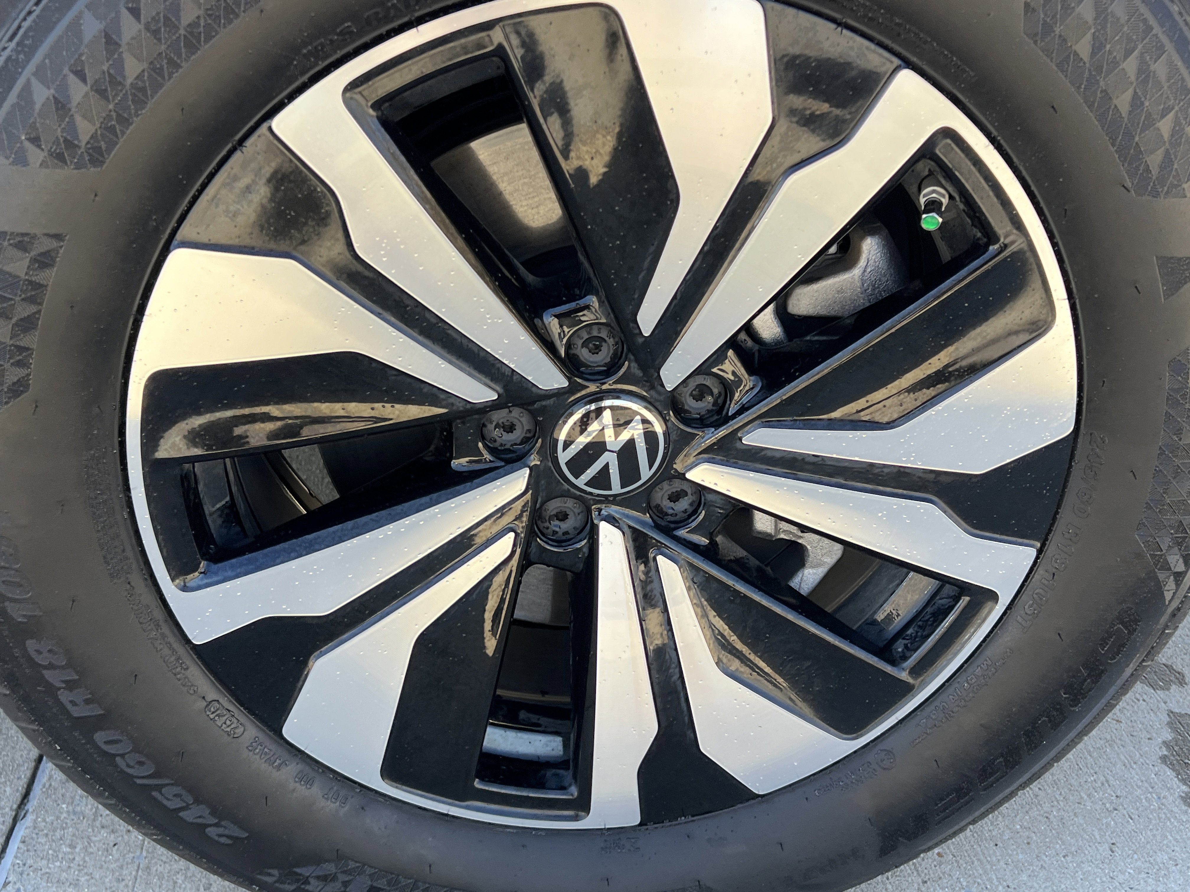 Certified 2026 Volkswagen Atlas SE image 31