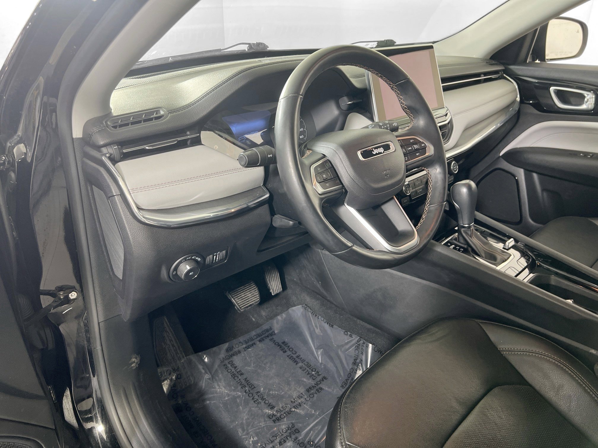 Used 2022 Jeep Compass Limited image 9