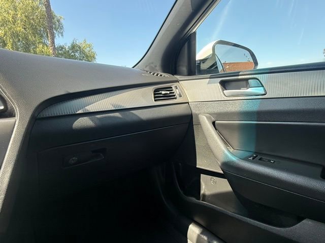 Used 2019 Hyundai Sonata Limited image 30