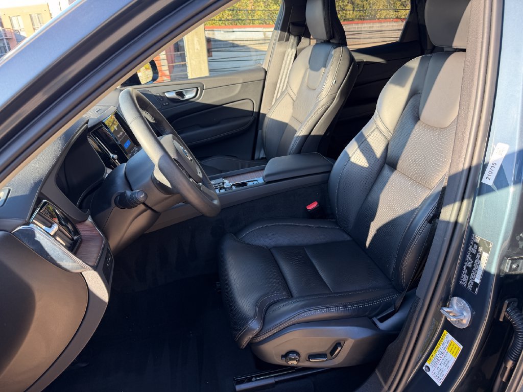 Certified 2024 Volvo XC60 T8 Ultimate w/ Protection Package Premier AWD/4WD image 15