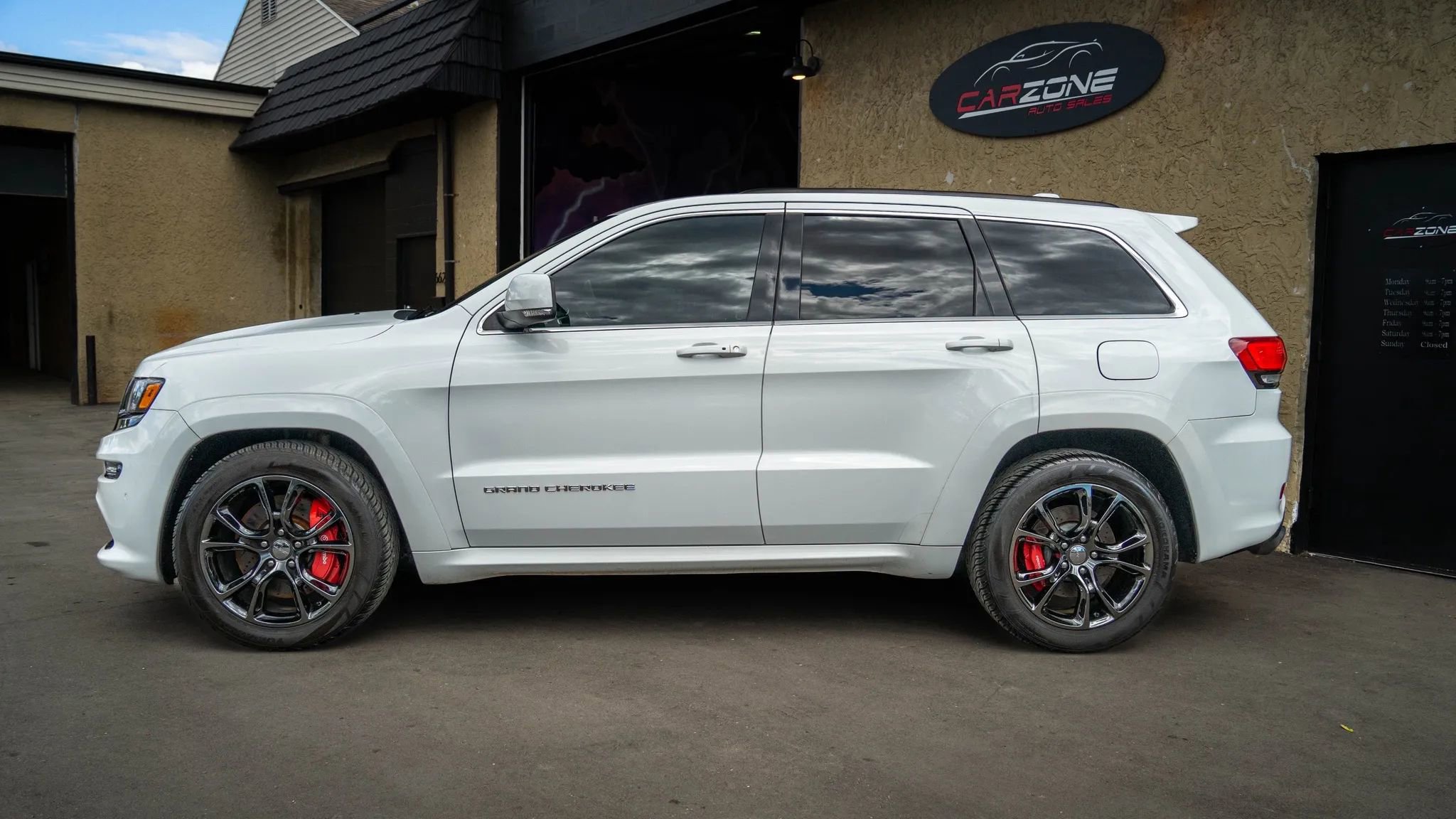 Used 2015 Jeep Grand Cherokee SRT AWD/4WD image 8