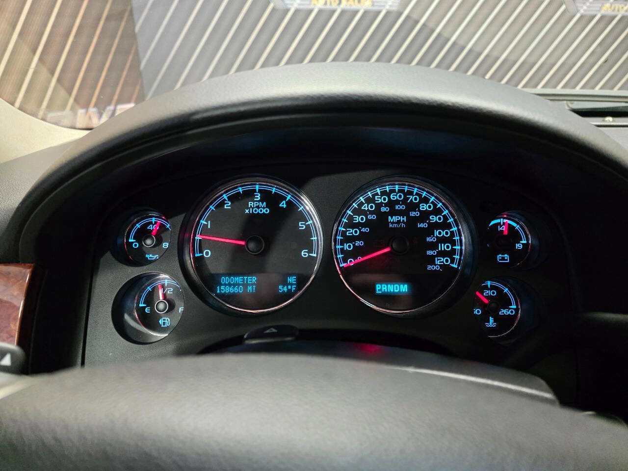 Used 2014 Chevrolet Suburban LT image 22