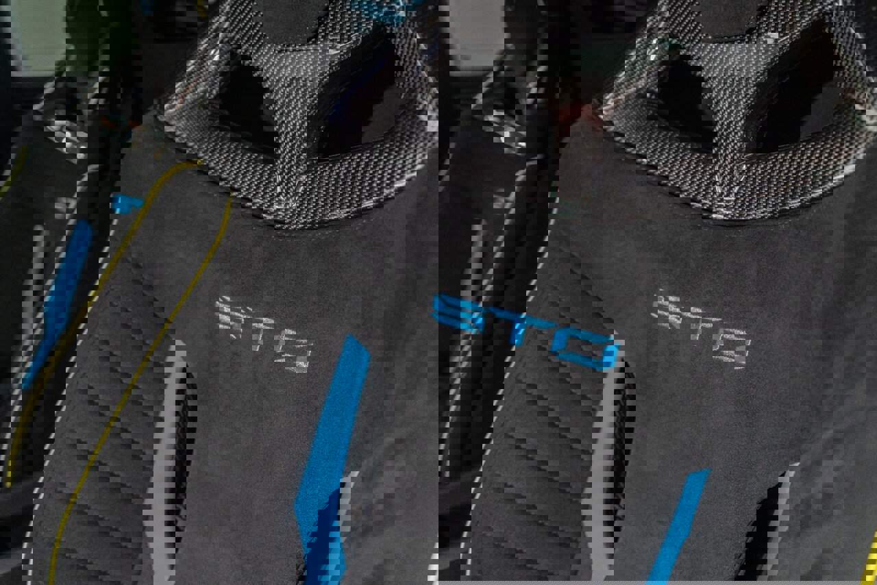 Used 2023 Lamborghini Huracan STO image 30