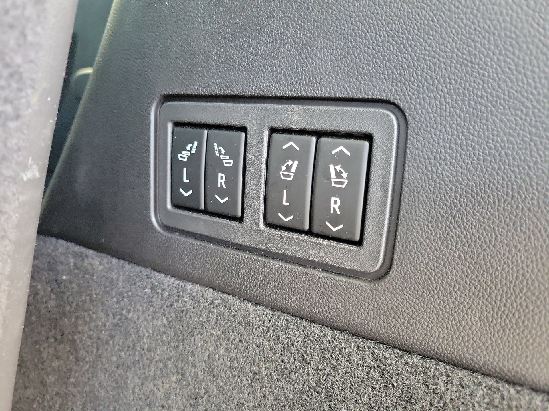 Used 2024 Cadillac XT6 Premium Luxury FWD image 14