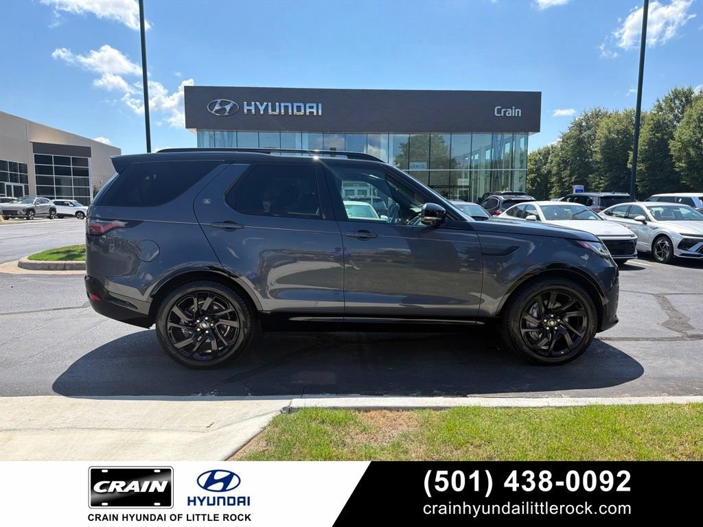 Used 2025 Land Rover Discovery Dynamic SE AWD/4WD image 1