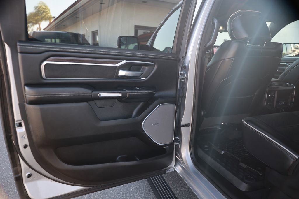 Used 2025 RAM 1500 Laramie w/ Advanced Safety Group II AWD/4WD image 36