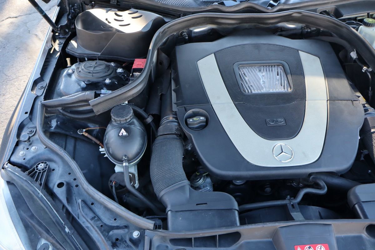 Used 2011 Mercedes-Benz E 350 4MATIC image 38