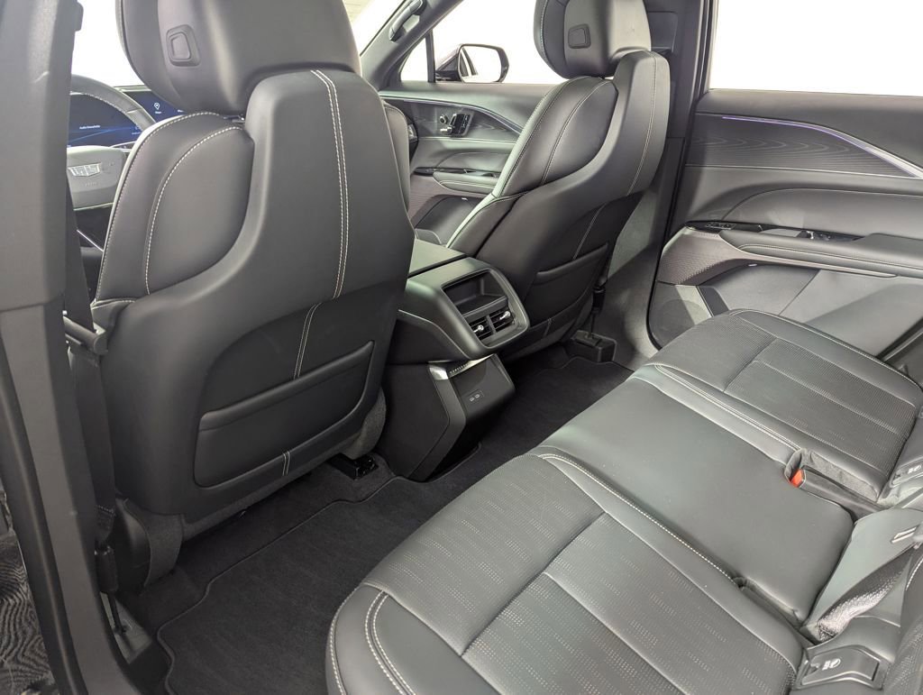 Used 2024 Cadillac Lyriq Sport image 59