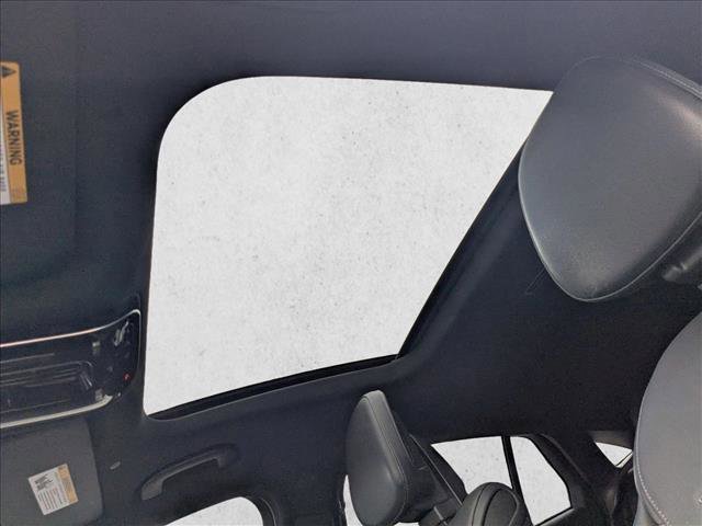 Used 2024 Mercedes-Benz GLC 300 4MATIC image 16