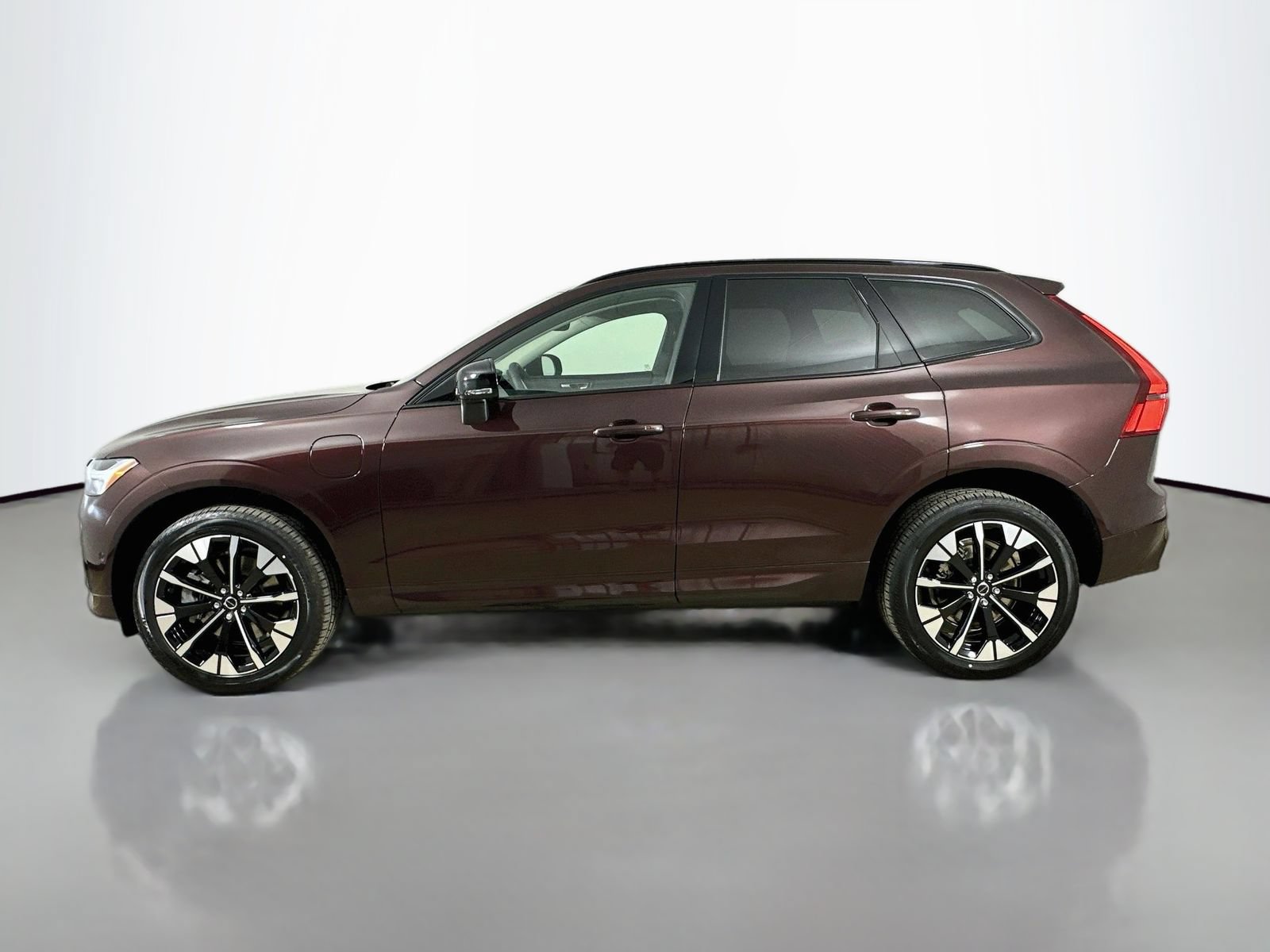 New 2026 Volvo XC60 T8 Plus w/ Protection Package Premier AWD/4WD image 8