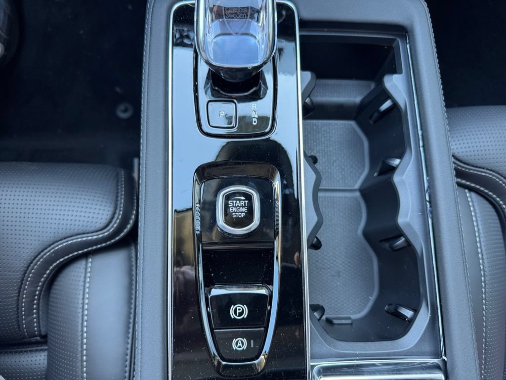 New 2026 Volvo XC90 T8 Ultra w/ Protection Package Premier AWD/4WD image 17