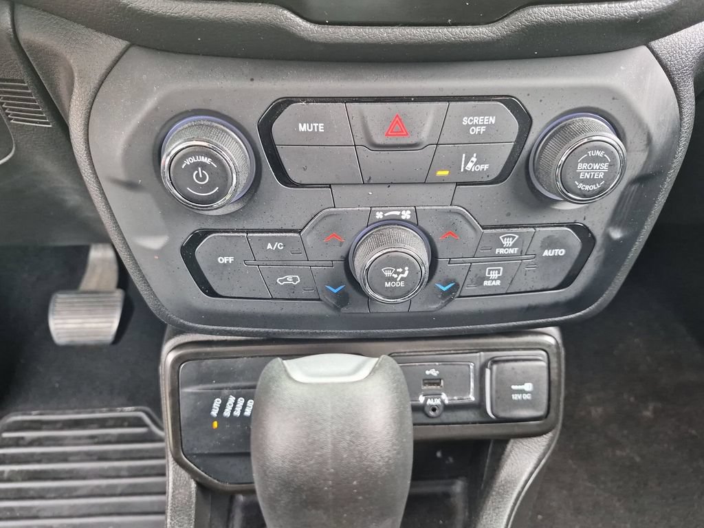 Used 2021 Jeep Renegade Latitude AWD/4WD image 26