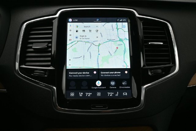 Used 2025 Volvo XC90 B6 Plus w/ Protection Package Premier AWD/4WD image 14