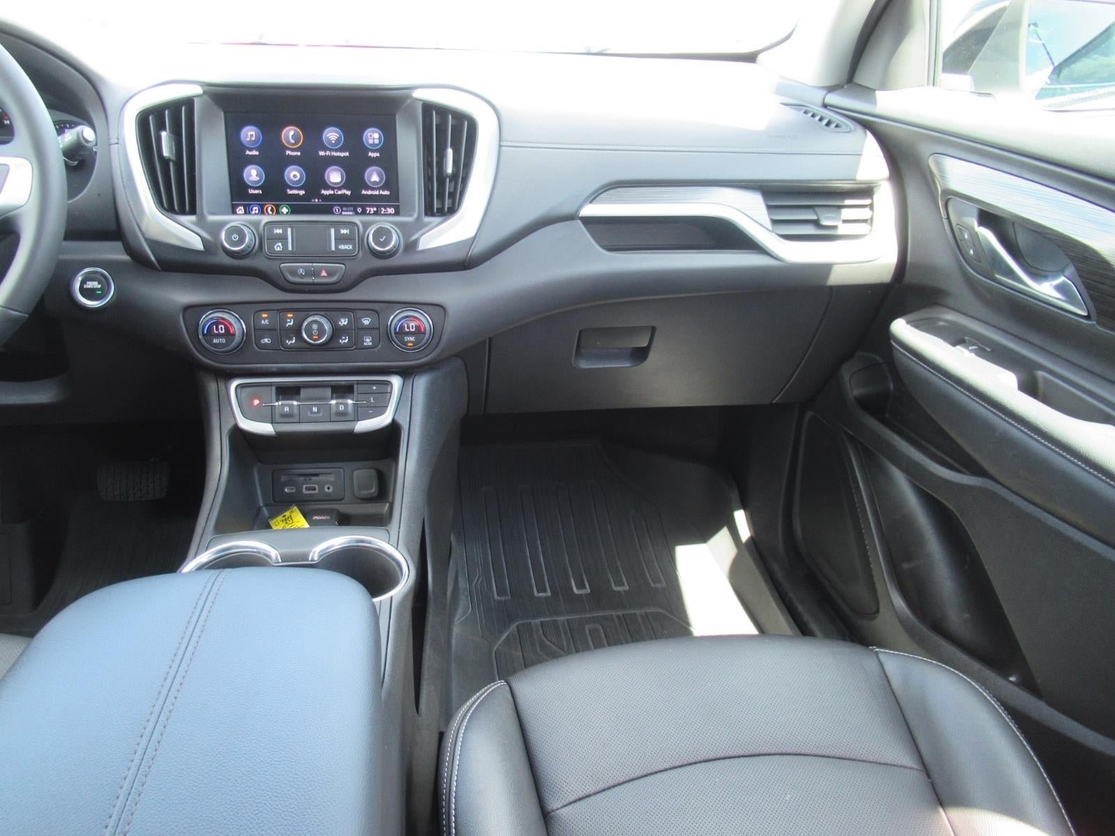 Used 2024 GMC Terrain SLT w/ Tech Package FWD image 14
