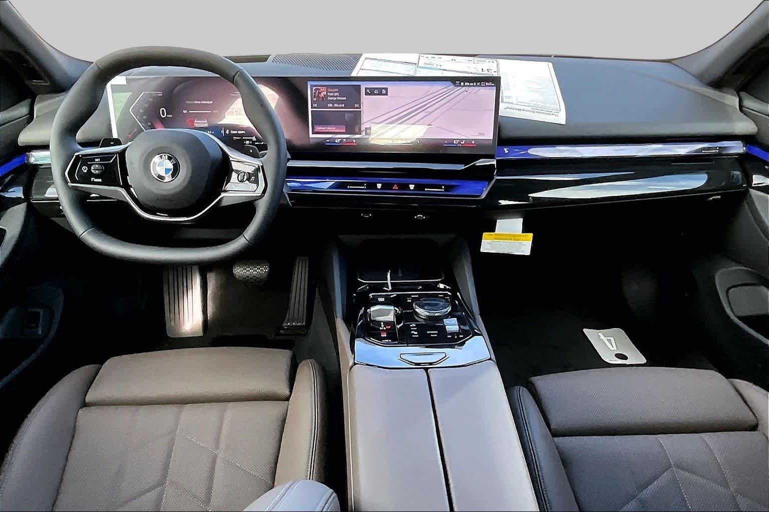 Used 2027 BMW 530i w/ Premium Package RWD image 5